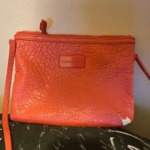 Used Bright Coral Small 🎀BCBG Crossbody Bag Looking for Restoration.